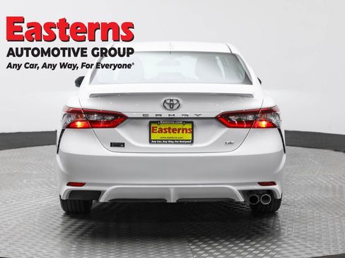 Used 2024 Toyota Camry SE image 6