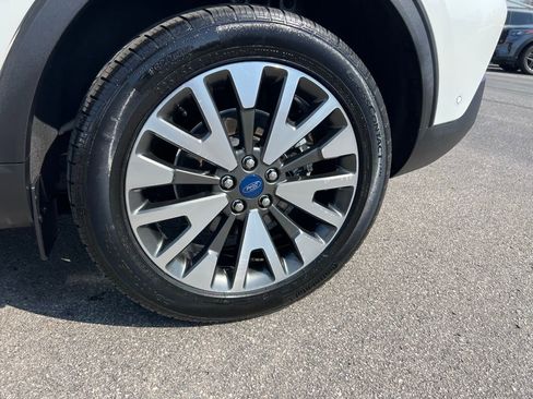 Used 2020 Ford Escape Titanium image 7