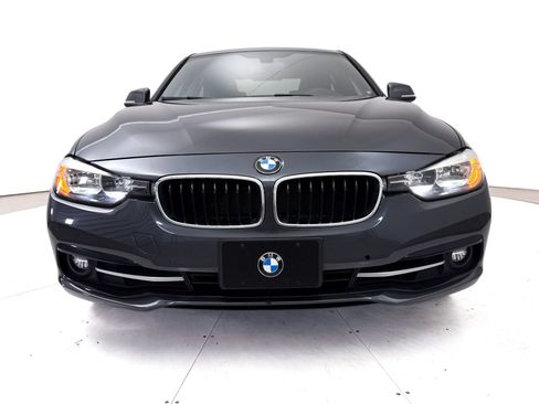 Used 2017 BMW 330i Sedan RWD image 11