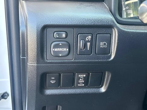 Used 2020 Toyota 4Runner SR5 AWD/4WD image 20