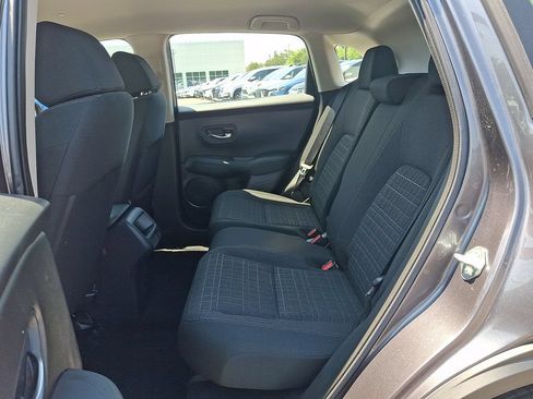 Used 2023 Honda HR-V LX image 10