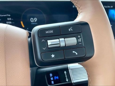 Used 2025 Hyundai Santa Fe Limited image 19