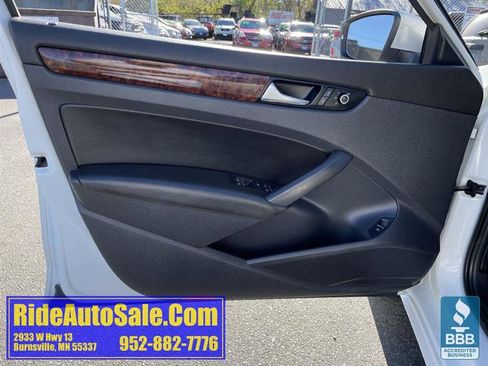 Used 2013 Volkswagen Passat 2.5 SEL image 9