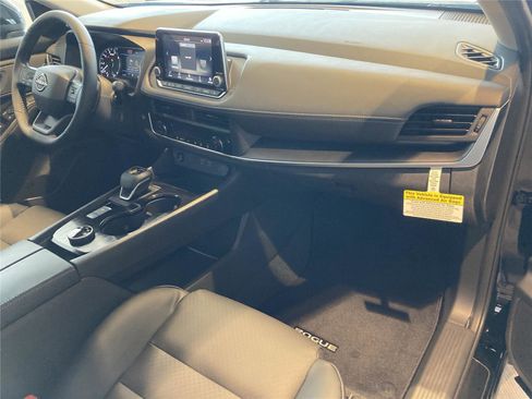 New 2026 Nissan Rogue SV image 31