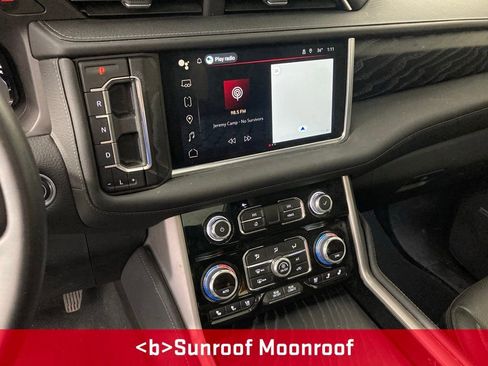 Used 2024 GMC Yukon Denali image 2