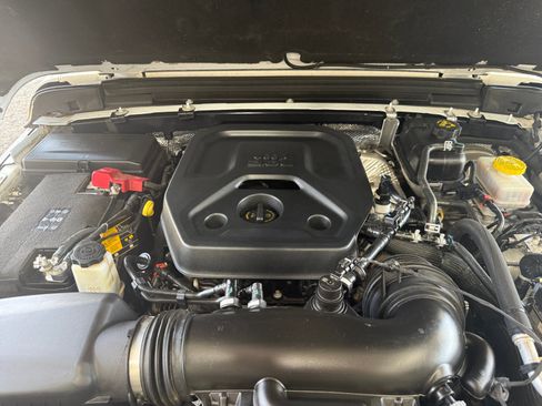 Used 2024 Jeep Wrangler Unlimited Sport AWD/4WD image 30