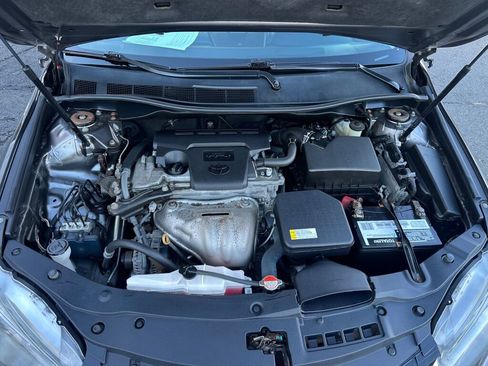 Used 2016 Toyota Camry SE image 32