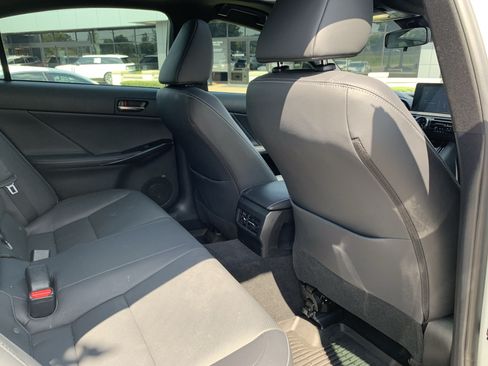 Used 2024 Lexus IS 350 F Sport RWD image 33