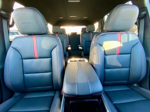 New 2026 Chevrolet Traverse RS w/ LPO, Floor Liner Package image 33