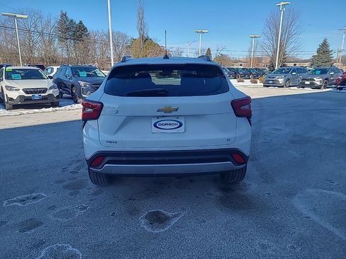 Used 2024 Chevrolet Trax LT image 5