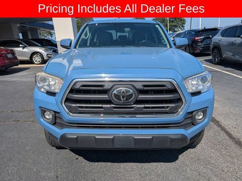 Used 2019 Toyota Tacoma SR5 AWD/4WD image 6