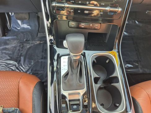 Used 2023 Kia Carnival SX Prestige image 11