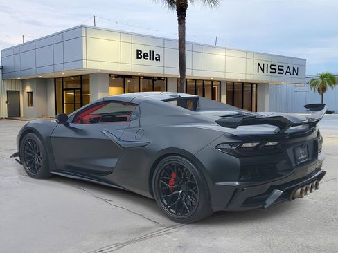 Used 2024 Chevrolet Corvette Z06 RWD image 4