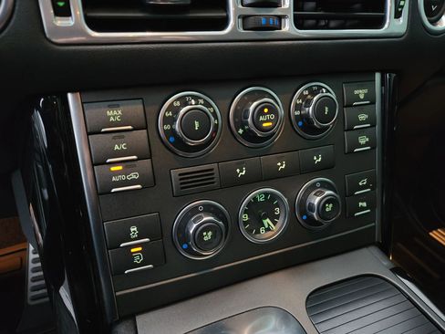 Used 2011 Land Rover Range Rover Supercharged image 18