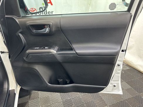 Used 2023 Toyota Tacoma TRD Sport image 11