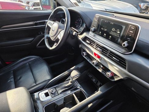 Used 2020 Kia Telluride LX image 30