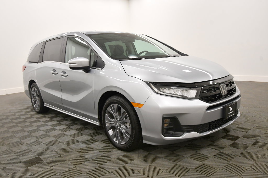 Certified 2026 Honda Odyssey Touring image 10