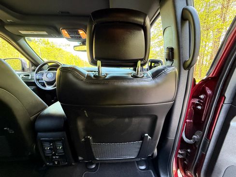 Used 2021 Jeep Grand Cherokee Limited image 42