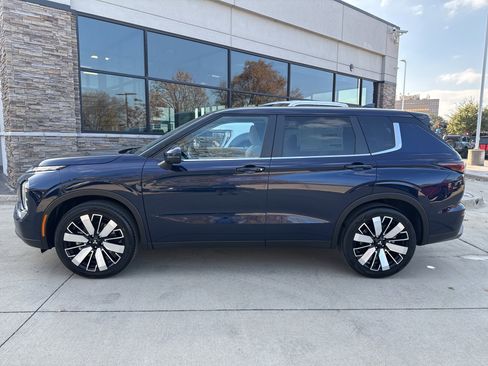 New 2026 Mitsubishi Outlander SE image 4