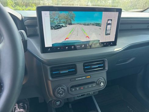 Certified 2025 Ford Maverick Lobo AWD/4WD image 36