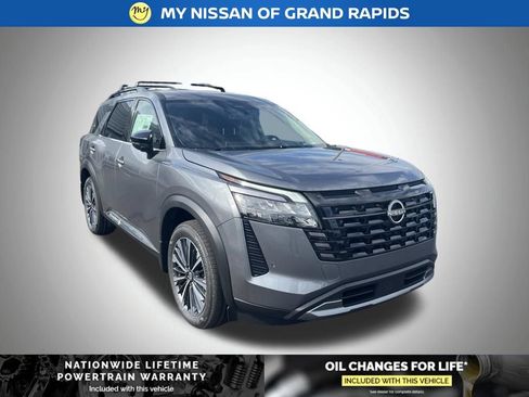 New 2026 Nissan Pathfinder Platinum w/ Cargo Package AWD/4WD image 8
