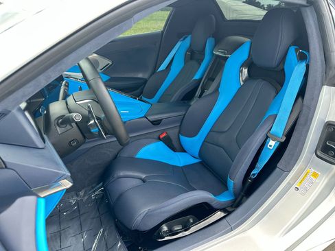 Used 2024 Chevrolet Corvette Stingray Premium Conv w/ Battery Protection Package RWD image 11