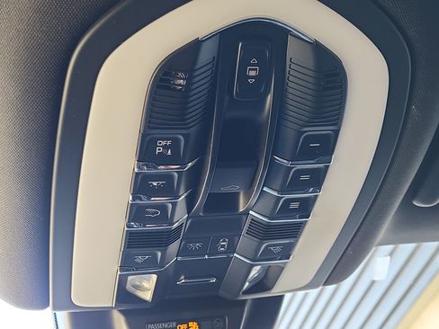 Certified 2019 Porsche Macan S AWD/4WD image 41
