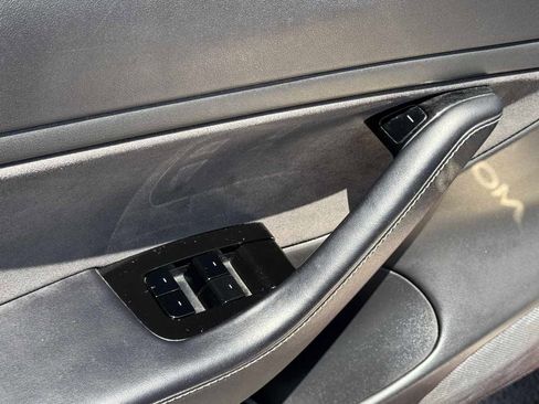Used 2018 Tesla Model 3 Long Range RWD image 30