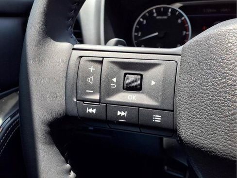 Certified 2025 Nissan Rogue SV w/ SV Premium Package FWD image 22