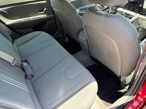 Used 2023 Hyundai Elantra SEL FWD image 13