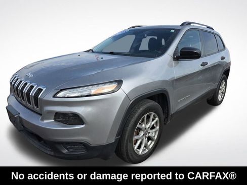 Used 2017 Jeep Cherokee Sport image 4