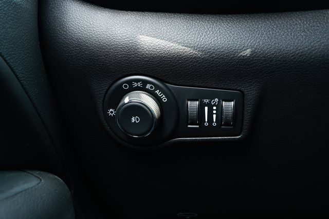 New 2026 Jeep Compass Latitude AWD/4WD image 15