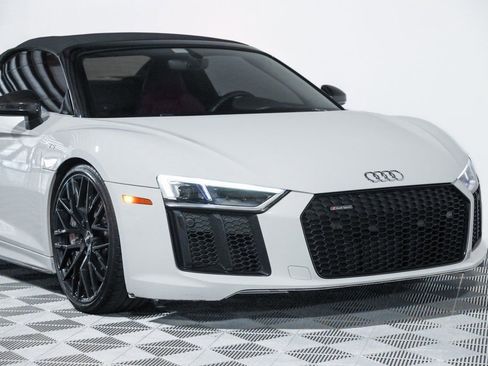 Used 2018 Audi R8 V10 plus image 10