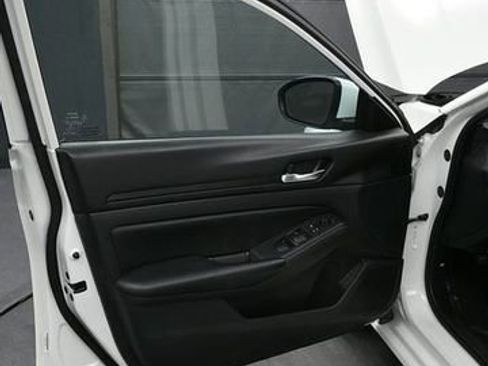 Used 2021 Nissan Altima 2.5 S FWD image 10