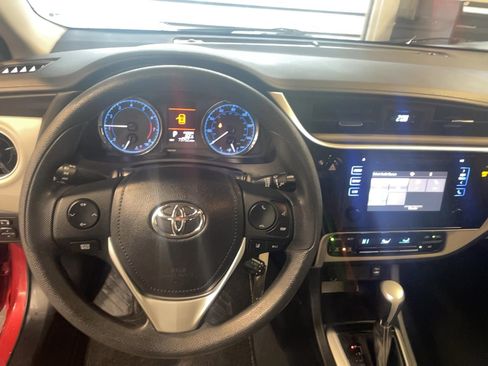 Used 2017 Toyota Corolla LE image 12