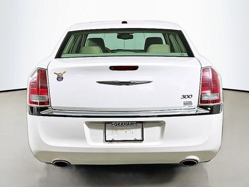 Used 2012 Chrysler 300 Limited w/ Luxury Group image 6