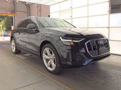 Used 2020 Audi Q8 Premium Plus w/ Premium Plus Package AWD/4WD image 3