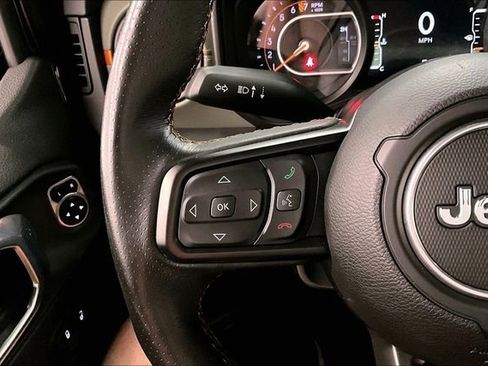 Used 2024 Jeep Gladiator Mojave AWD/4WD image 26