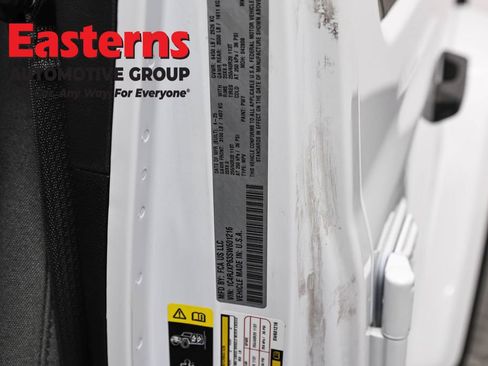 Used 2025 Jeep Wrangler Unlimited Sahara AWD/4WD image 32