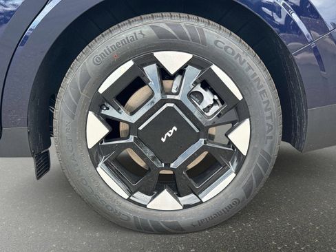 New 2026 Kia Carnival EX image 9