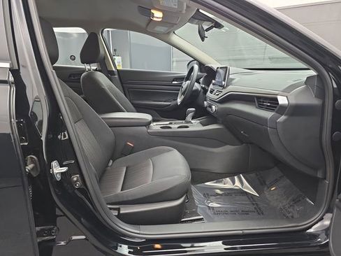 Used 2025 Nissan Altima 2.5 SV image 41