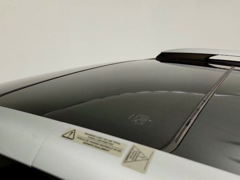 Used 2018 Toyota RAV4 SE AWD/4WD image 10