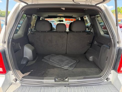 Used 2010 Ford Escape XLT FWD image 16