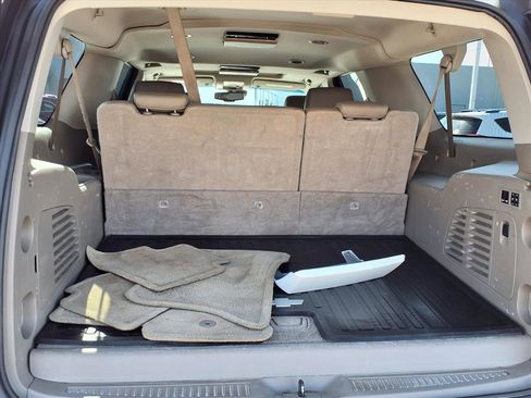 Used 2016 Chevrolet Suburban LT image 19