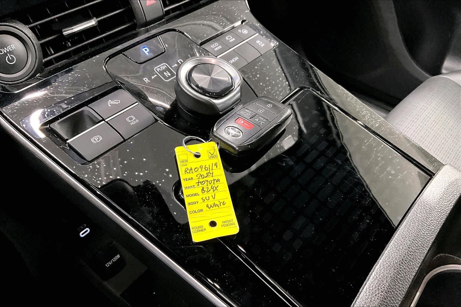 Used 2024 Toyota bZ4X FWD image 14