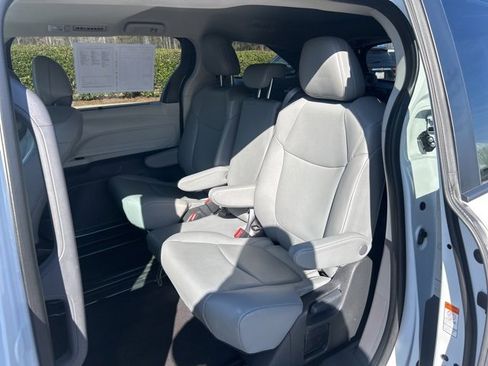 Used 2024 Toyota Sienna XLE image 16