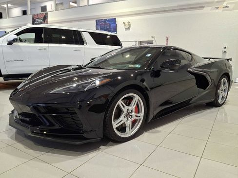 Used 2025 Chevrolet Corvette 3LT w/ Z51 Performance Package image 3