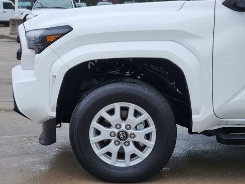 Used 2026 Toyota Tacoma SR5 AWD/4WD image 6