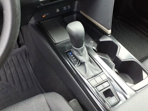 Used 2025 Toyota Camry LE image 21