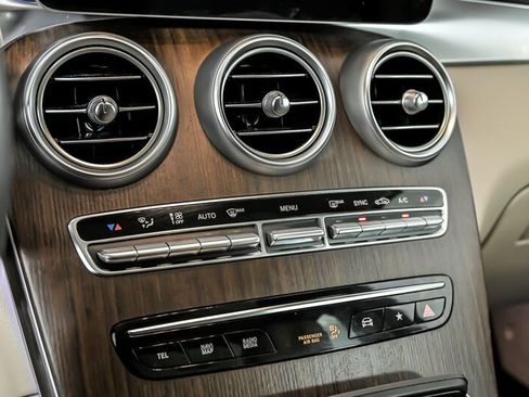 Used 2022 Mercedes-Benz GLC 300 GLC 300 4MATIC image 33